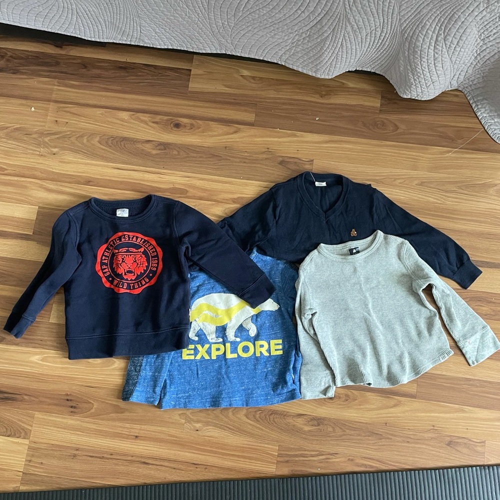 Lot of 4 tees and sweaters